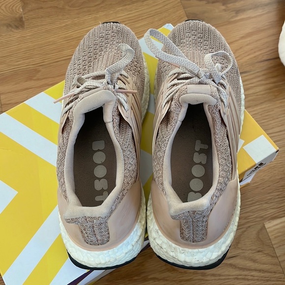 Adidas ultraboosts - Picture 2 of 3